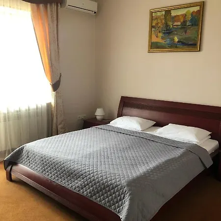 срібний водограй Hotel Polyana (Transcarpathia)