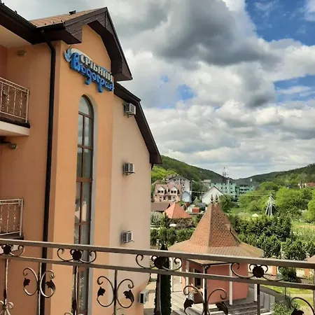 срібний водограй Hotel Polyana (Transcarpathia)