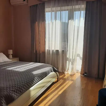 срібний водограй Hotel Polyana (Transcarpathia)