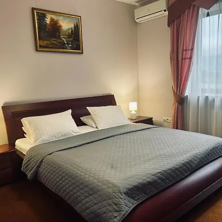 Hotel срібний водограй *
