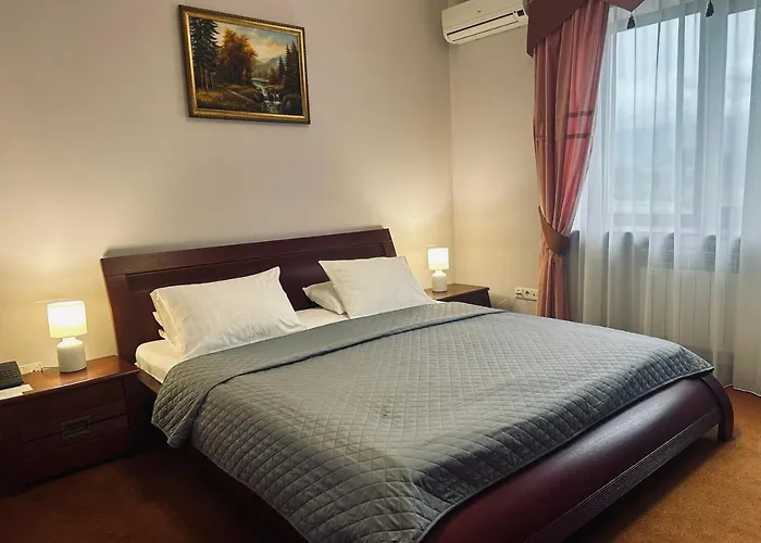 酒店 срібний водограй *