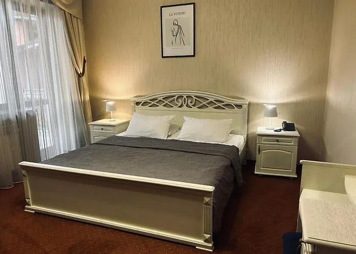 Hotell срібний водограй Poljana
