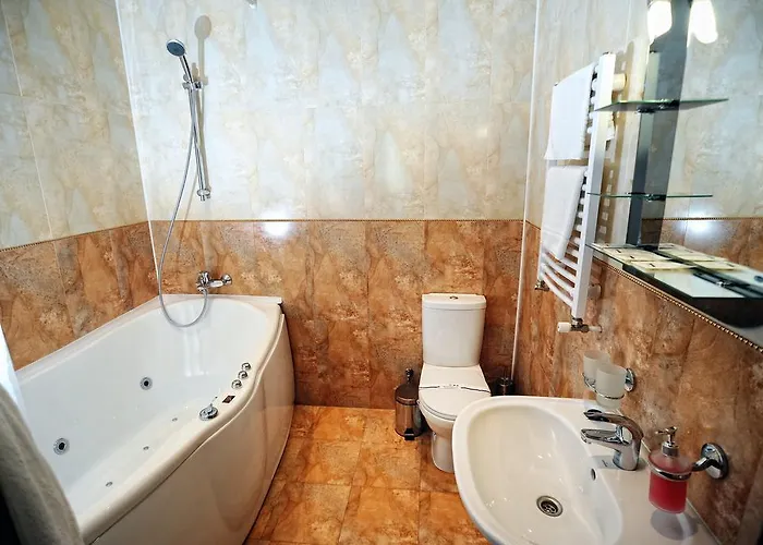 酒店 срібний водограй *